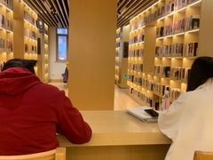 -漕河泾街道图书馆(漕河泾社区文化活动中心店)