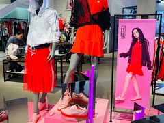 -阿迪达斯(武林银泰三叶草店)