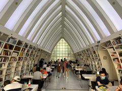 -钟书阁(松江泰晤士小镇店)