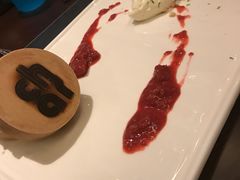 -恰餐厅及酒吧 CHAR Bar & Grill (北京丽都皇冠假日店)