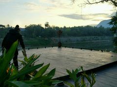 -乌托邦酒吧和餐厅