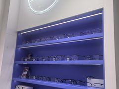 -美式眼镜·授权蔡司.依视路.尼康.豪雅.明月(南翔印象城店)