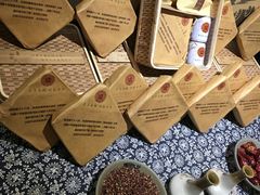 -白乐天毛肚火锅馆(解放碑店)