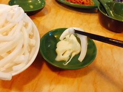 沙律椰青-龙泉人椰子鸡.糟粕醋.海南菜(三亚旗舰店)