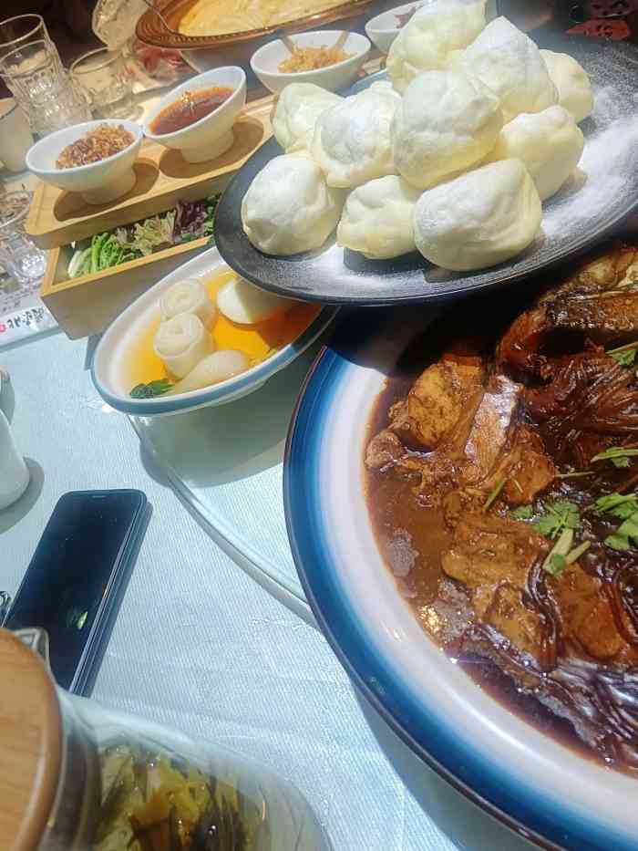 最东北民俗风情饭店建河街店