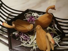 榴莲天鹅酥-百年恒益烧腊海鲜酒家·非遗传承(广州黄埔店)
