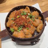 牛肉咔饼再夹上粉蒸肥肠，味道一绝[胜利]