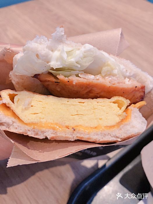 炙烤鸡腿厚蛋烧帕尼尼