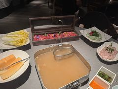 -左庭右院鲜牛肉火锅黑金店(陆家嘴中心店)
