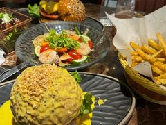 -Let'sBURGERplus·非常创意汉堡(三里屯店)