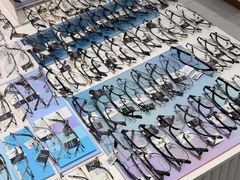 -J-Optical佳视明眼镜·蔡司视觉(青岛金茂览秀城店)