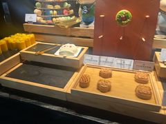 -雍容荟帝王蟹活龙虾展台自助(IFS黑金店)