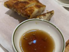 玉米猪肉锅贴-春家·非遗手工小吃(徐汇万科广场店)
