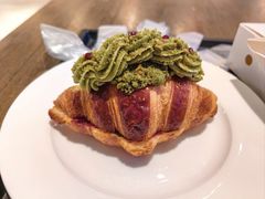 开心果树莓迷你可颂-CARINO BAKERY&CAFE(南方商城店)