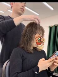 -MODEL'S HAIR