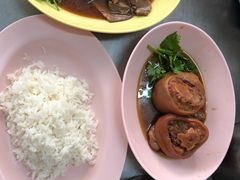 -Kha Mu Charoensang(Silom)