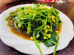 -金卯白肉罩火烧