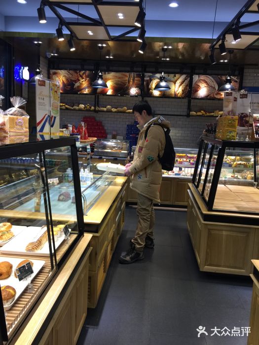 欧佩拉(段家坝店)面包甜点陈列柜图片