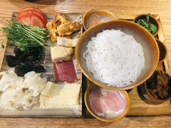 蒙自过桥米线-麦麦山云南菜(复地活力城店)