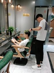 -尚逸国际护肤造型