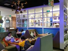 -豪客嘉族·麦尼顿西餐厅(乐福天下店)