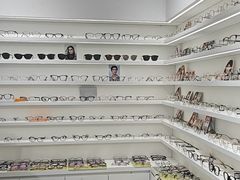 -美式眼镜·授权蔡司.依视路.尼康.豪雅.明月(南翔印象城店)