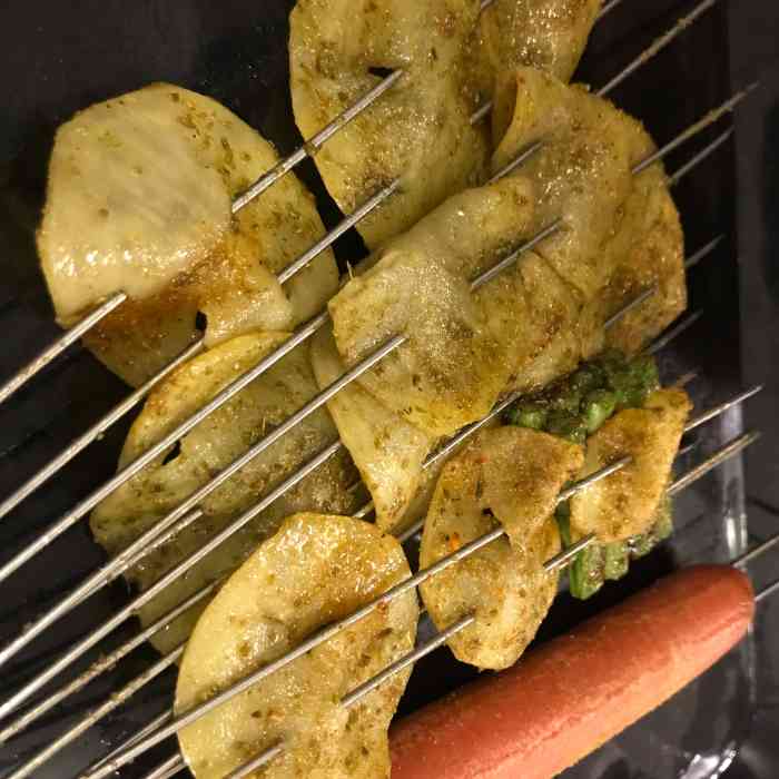 小胖子烧烤(东门店)-"滴～78小胖子烧烤7899【位置】泰山小学.