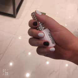 -悦指间美甲美睫