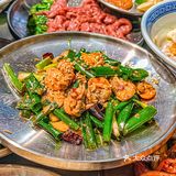 沈阳美食|胡同里烤肉店🆘老式泥炉烟熏味十足‼️