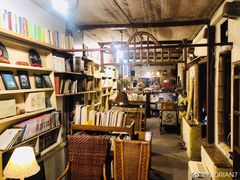 -斯多格书乡(北京大学畅春园店)