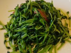 -潮界(LU·ONE凯德晶萃广场店)