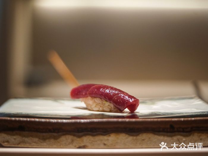齐武赤身图片