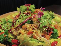 麻辣沙拉-LUMOS卢莫斯融合料理餐厅