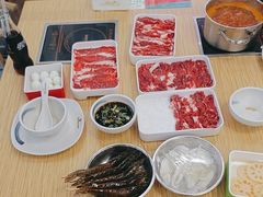 -杨老板·海鲜集市火锅·鲜切牛肉(中防万宝店)