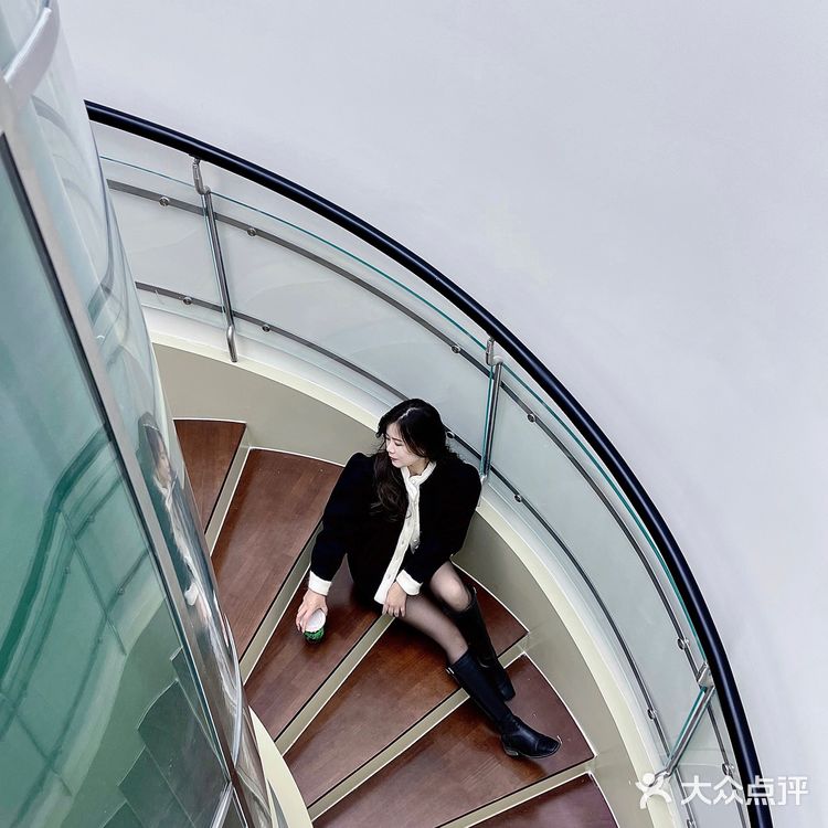 广州探店｜天河CBD的太空舱咖啡店☕️❗️