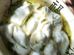 特色三鲜大馄饨-吾介小籠館