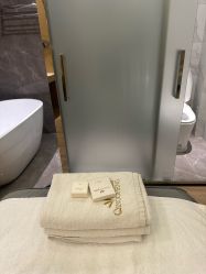 -香港倾城国际·美容美体中心