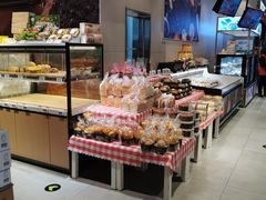 面包甜点陈列柜-盒马鲜生(红莲店)