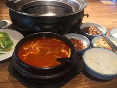 -明洞阿姨·韩式酱蟹烤肉·创意料理(三元桥店)