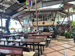 -Green Tree Rest. & Pub