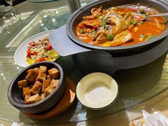 -新天明砂锅鱼头煲