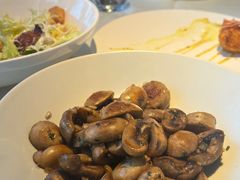 -MONICH牛排融合餐厅(和义大道购物中心店)