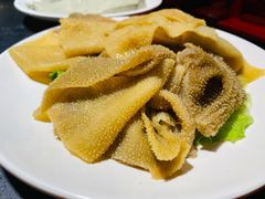 屠场鲜毛肚-洞府防空洞老火锅(解放碑总店)