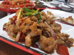 -虾弄弄海派小龙虾·牛羊蝎子火锅