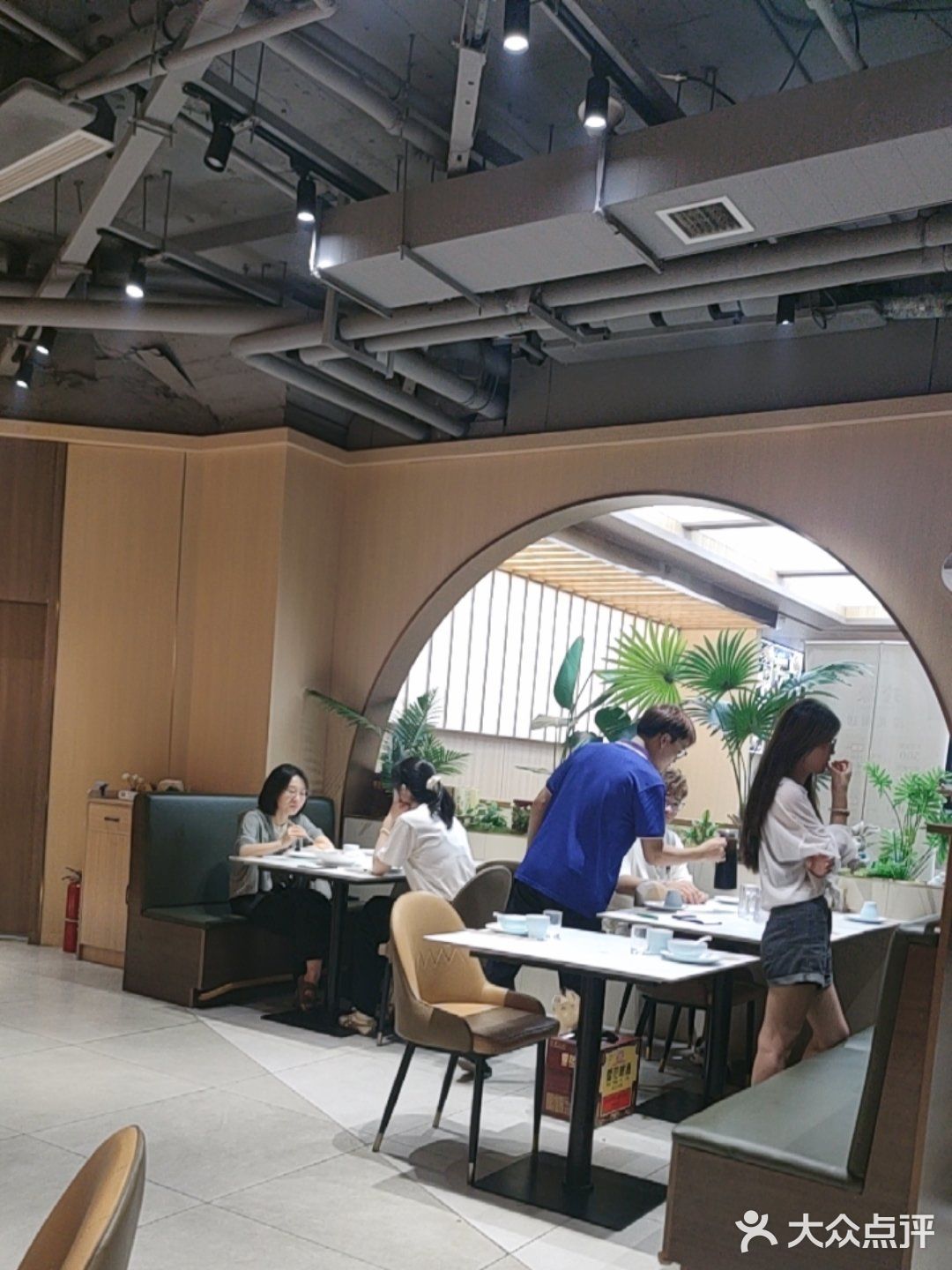 尝鲜 美味佳肴探店