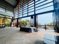 -亚龙湾喜来登·美景台大堂吧
