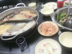 -周良天山牛杂城(天山路总店)