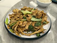 肉炒栗树蘑菇-何适山庄 ·可团建(水长城P2停车场店)