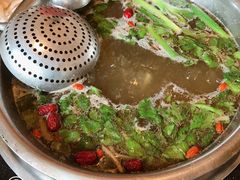 -周老三跷脚牛肉·全牛火锅(非遗传承店)