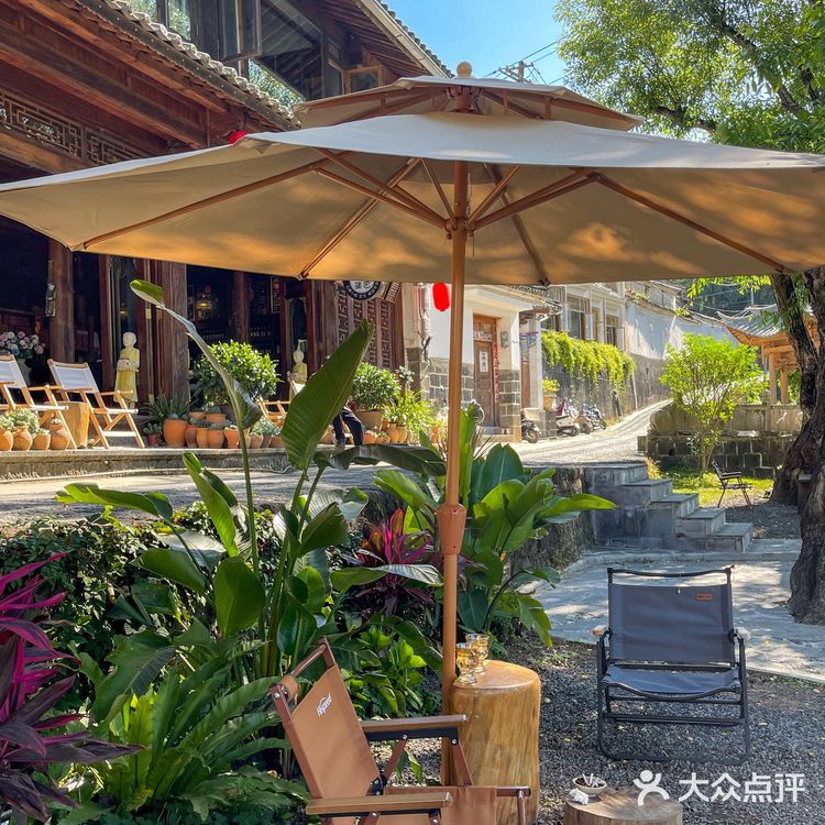 腾冲旅行｜和顺古镇荷花池畔小资咖啡